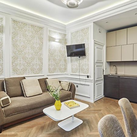 Apartment Louvre Museum By Studio Prestige Париж Екстериор снимка