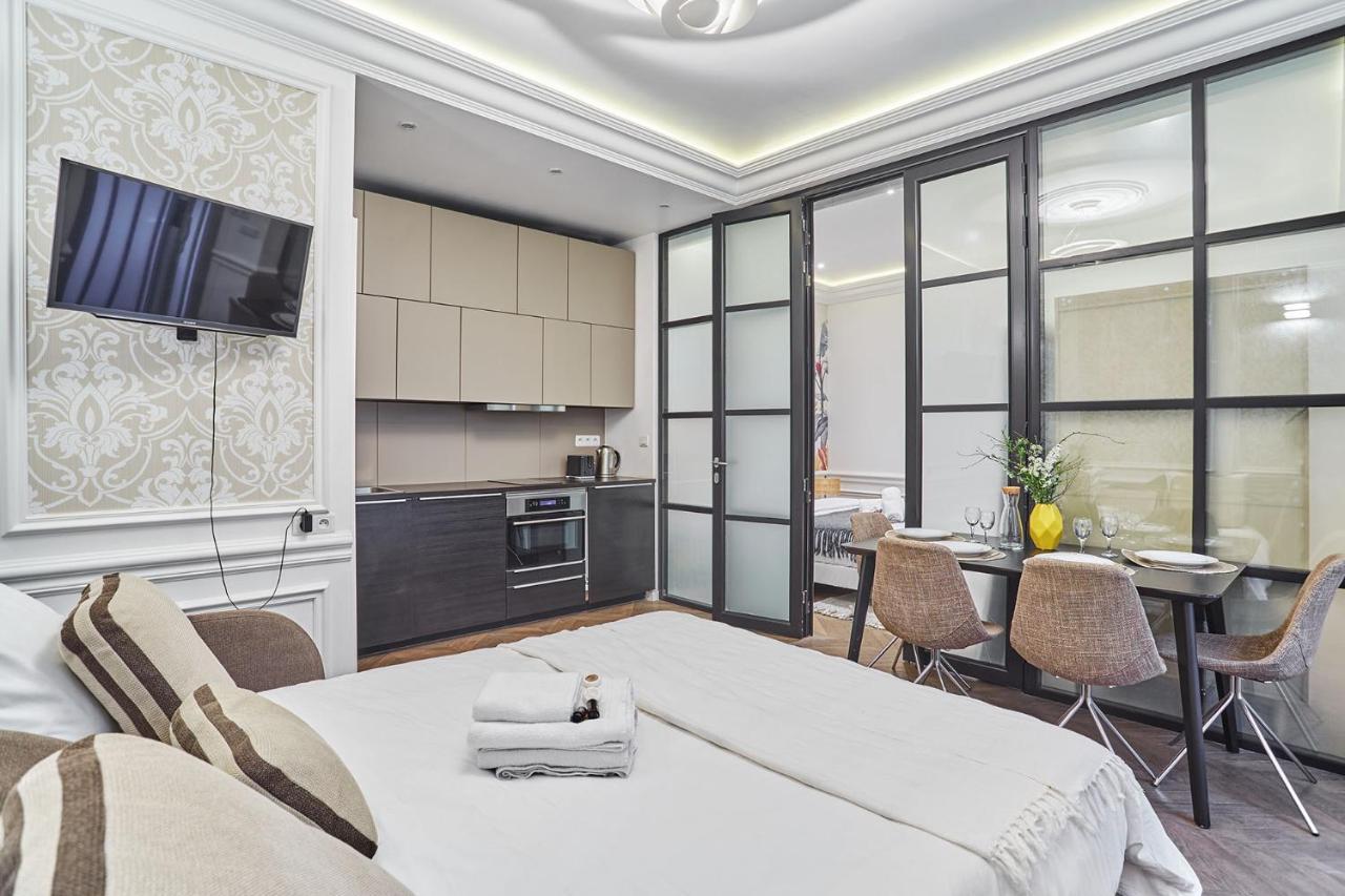 Apartment Louvre Museum By Studio Prestige Париж Екстериор снимка