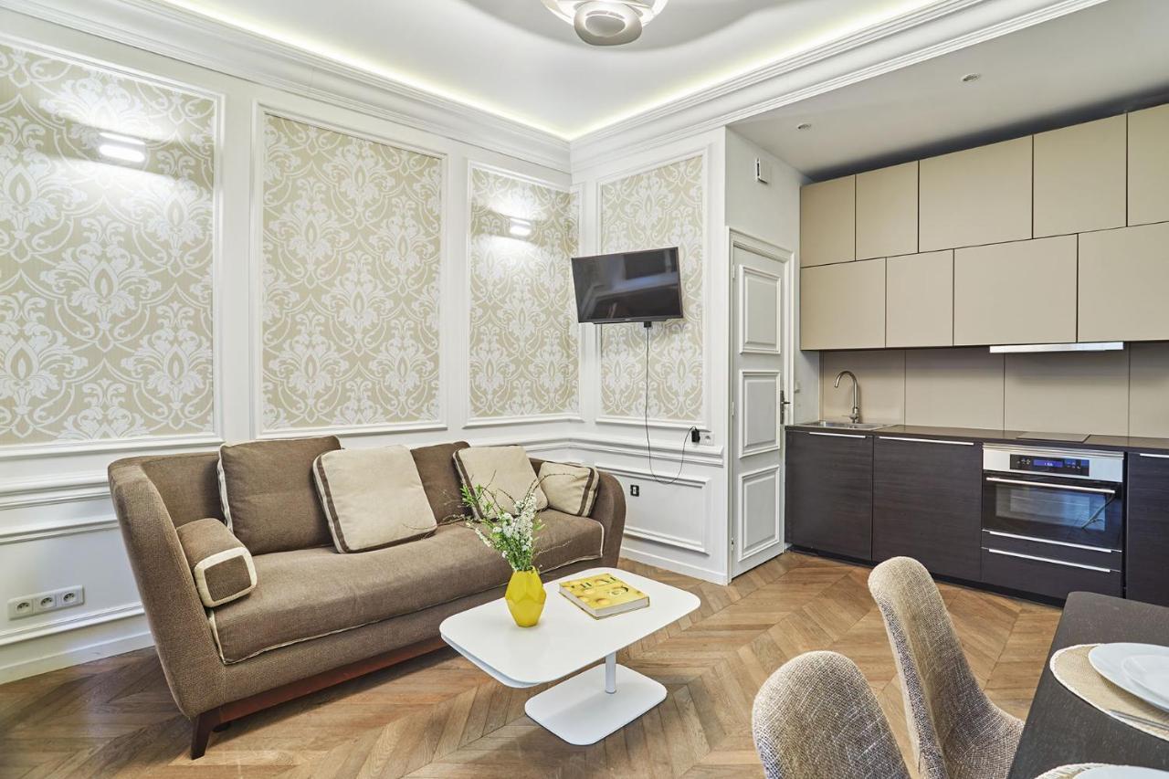 Apartment Louvre Museum By Studio Prestige Париж Екстериор снимка