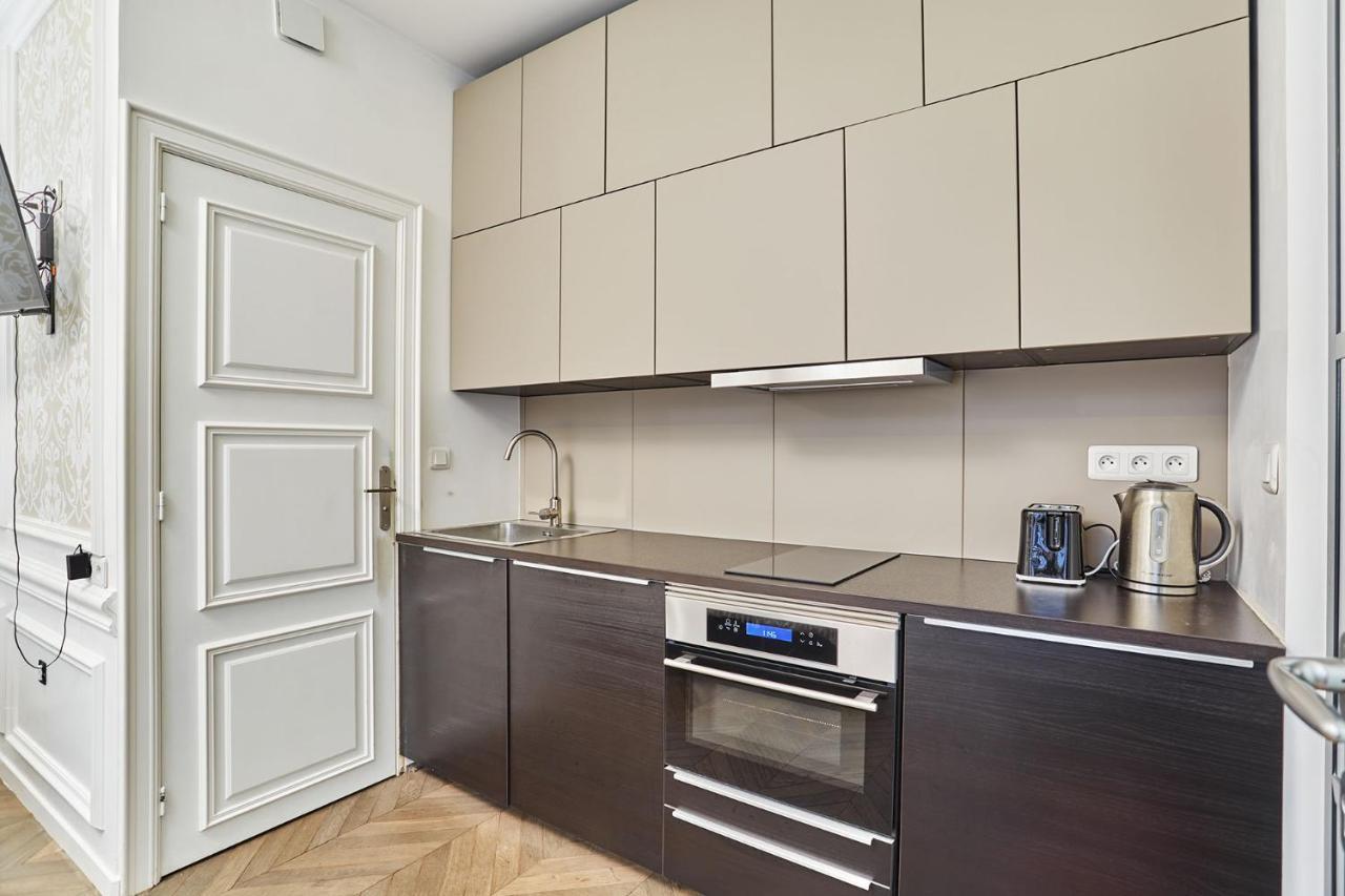 Apartment Louvre Museum By Studio Prestige Париж Екстериор снимка