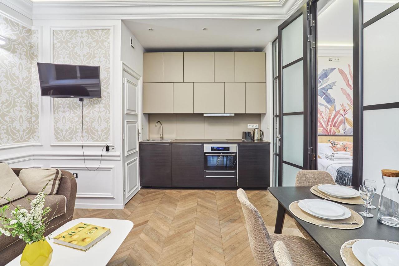 Apartment Louvre Museum By Studio Prestige Париж Екстериор снимка